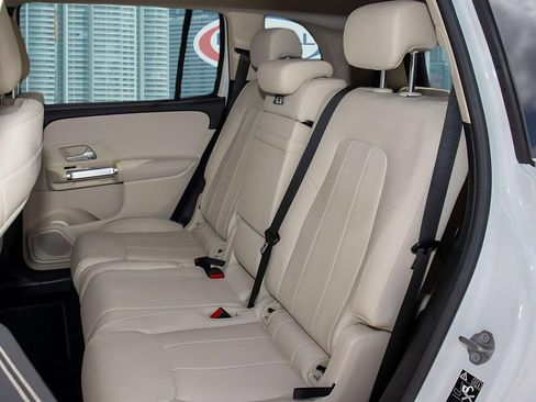 Used 2020 Mercedes-Benz GLB 250 image 7