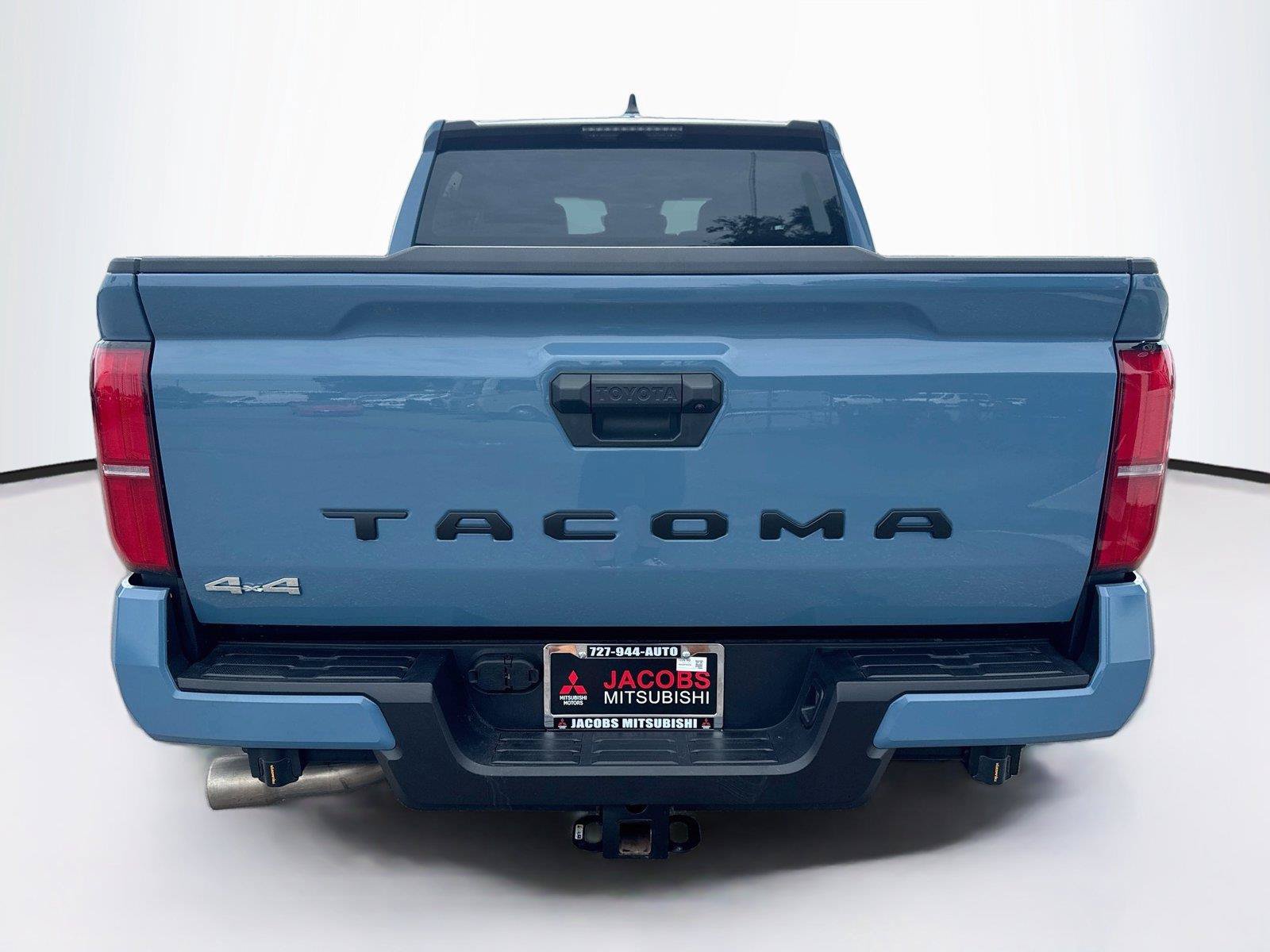 Used 2026 Toyota Tacoma SR5 AWD/4WD image 4