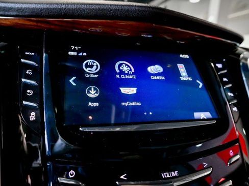 Used 2017 Cadillac Escalade Luxury AWD/4WD image 41