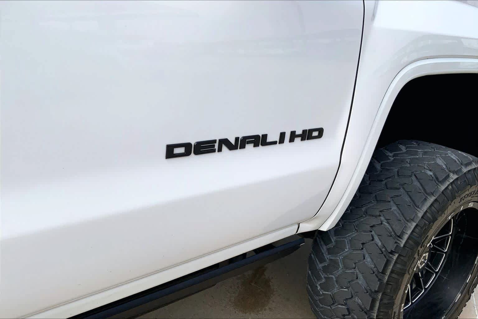 Used 2016 GMC Sierra 2500 Denali w/ Duramax Plus Package AWD/4WD image 29
