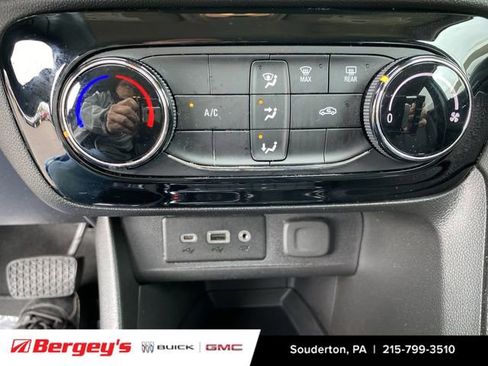 Used 2020 Buick Encore GX Preferred FWD image 37