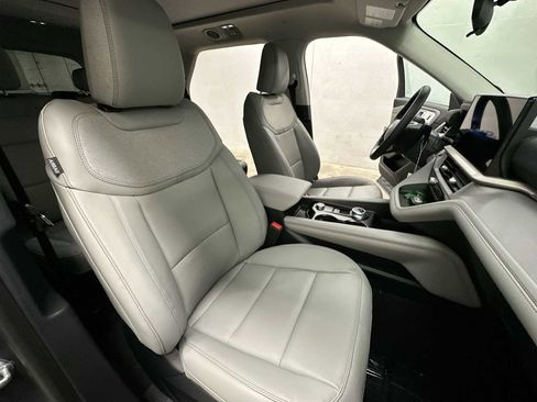 New 2026 Ford Explorer Active w/ Active Comfort Package image 23