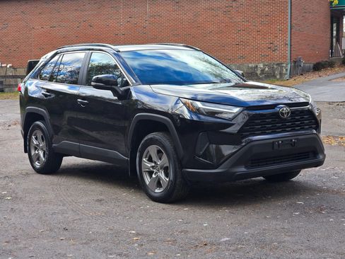 Used 2022 Toyota RAV4 XLE image 10