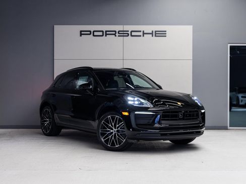Certified 2026 Porsche Macan AWD/4WD image 9