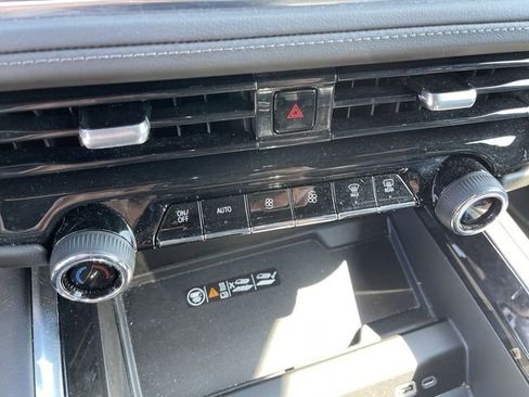 Used 2025 Chevrolet Tahoe LT AWD/4WD image 19