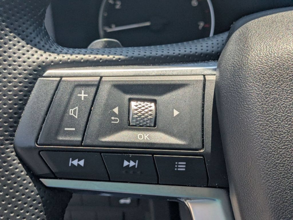 Used 2025 Mitsubishi Outlander SE FWD image 18