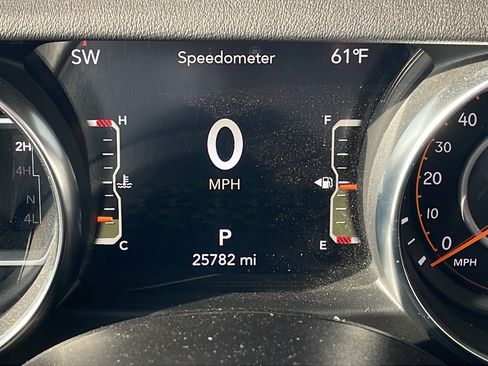 Used 2022 Jeep Gladiator Overland w/ Cold Weather Group AWD/4WD image 12