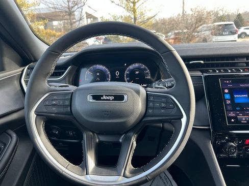 New 2025 Jeep Grand Cherokee L Altitude AWD/4WD image 11