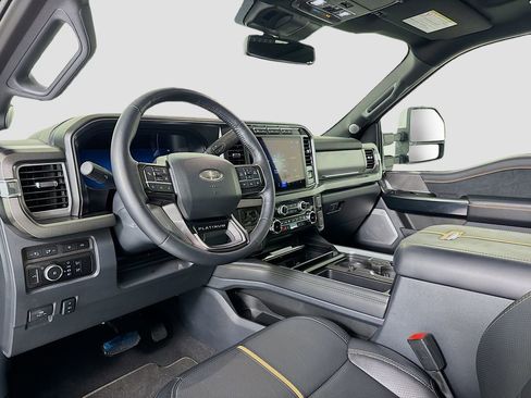 Used 2024 Ford F350 Platinum w/ FX4 Off-Road Package image 7