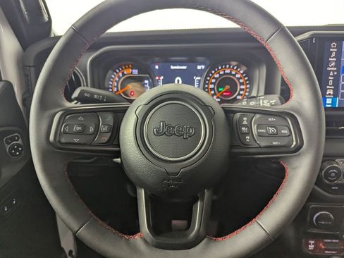 Used 2024 Jeep Wrangler Unlimited Rubicon AWD/4WD image 19
