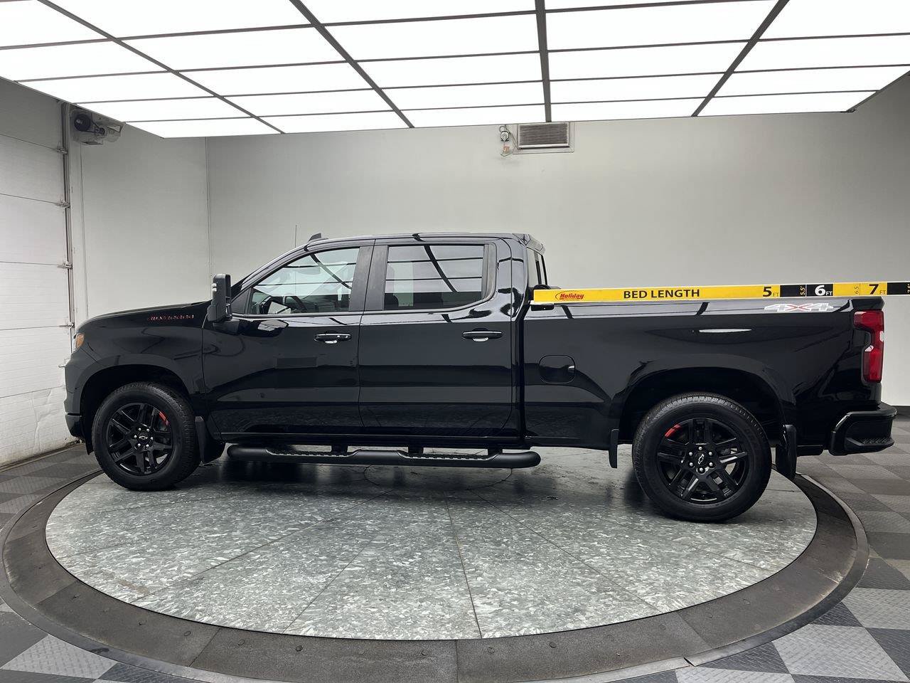 Certified 2024 Chevrolet Silverado 1500 RST w/ Redline Edition AWD/4WD image 3