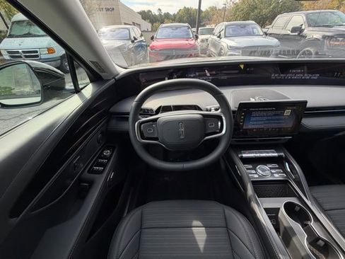 New 2026 Lincoln Nautilus Reserve image 9