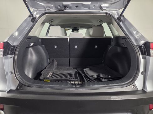 Used 2024 Toyota Corolla Cross L FWD image 27