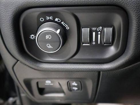 Used 2022 RAM 1500 Laramie image 31