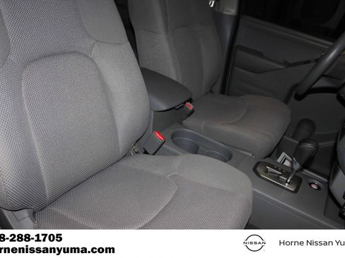 Used 2020 Nissan Frontier SV RWD image 6