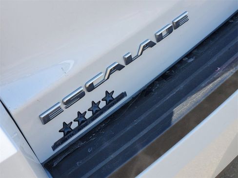 Used 2020 Cadillac Escalade Platinum image 10