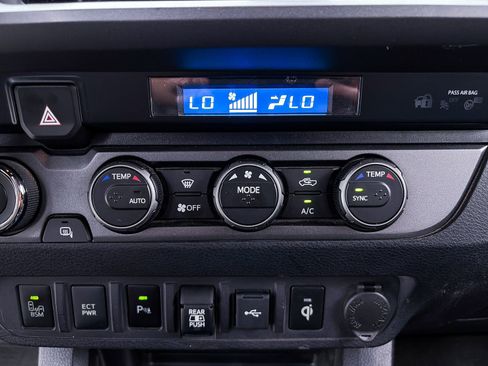 Used 2021 Toyota Tacoma TRD Off-Road w/ Technology Package image 27