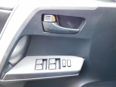 Used 2018 Toyota RAV4 LE Plus image 19