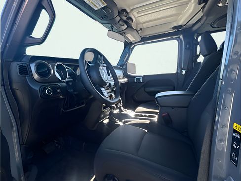 Used 2023 Jeep Wrangler Unlimited Sport AWD/4WD image 10