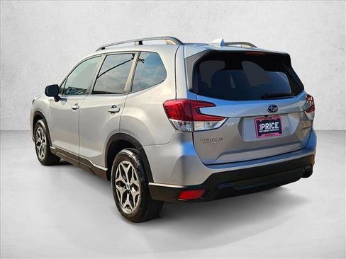 Used 2019 Subaru Forester Premium w/ All-Weather Package image 8