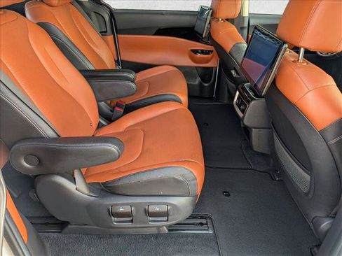 Used 2022 Kia Carnival SX Prestige FWD image 21
