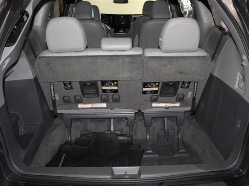 Used 2015 Toyota Sienna XLE Premium AWD/4WD image 25
