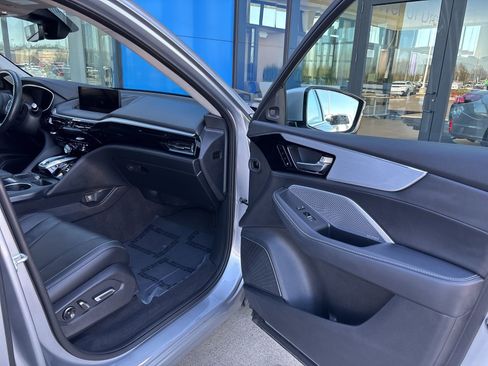 Used 2023 Acura MDX FWD w/ Technology Package image 16
