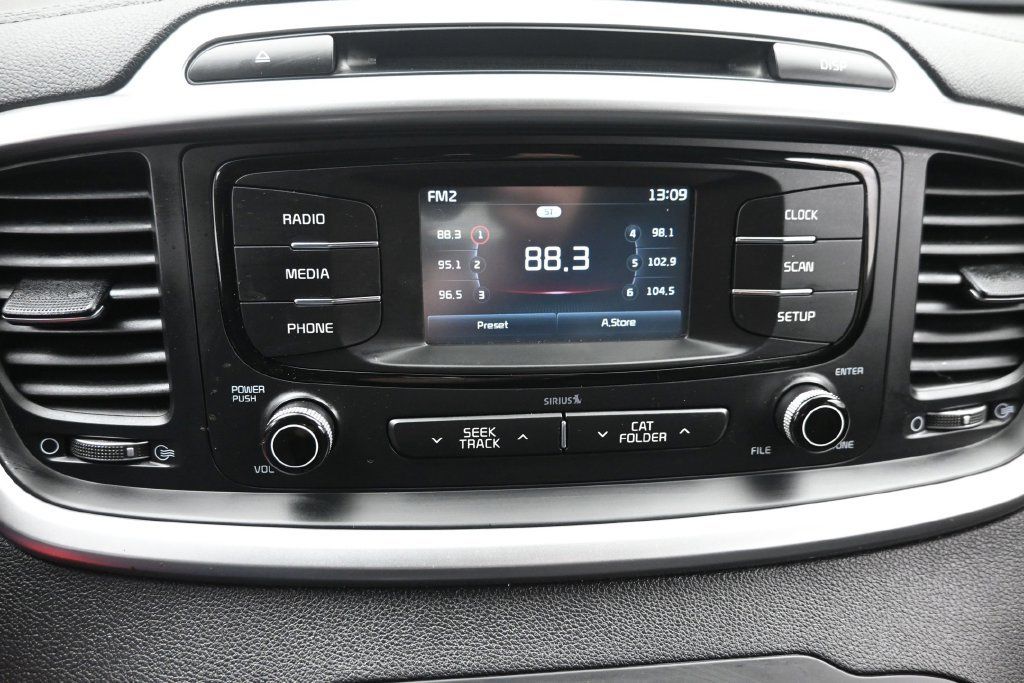 Used 2016 Kia Sorento FWD image 19