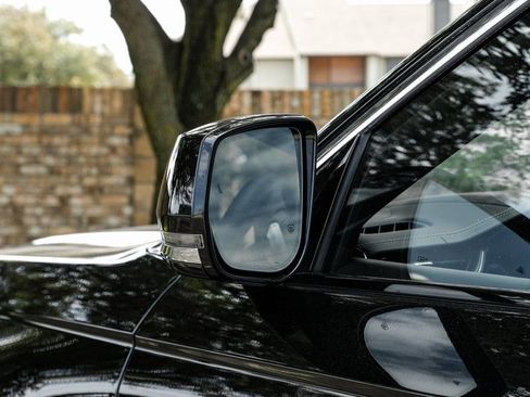 Used 2023 Jeep Grand Cherokee Overland w/ Luxury Tech Group IV image 51