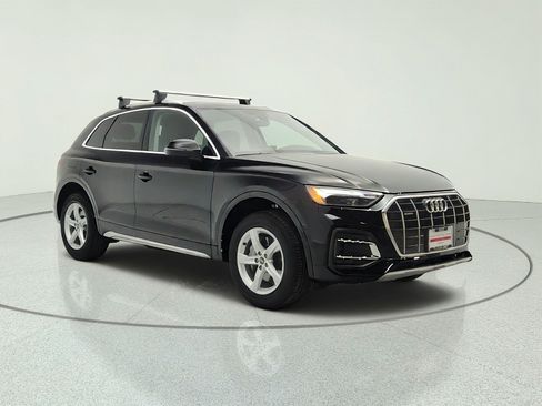 Used 2023 Audi Q5 2.0T Premium w/ Convenience Package AWD/4WD image 3