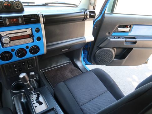 Used 2007 Toyota FJ Cruiser 4WD image 50