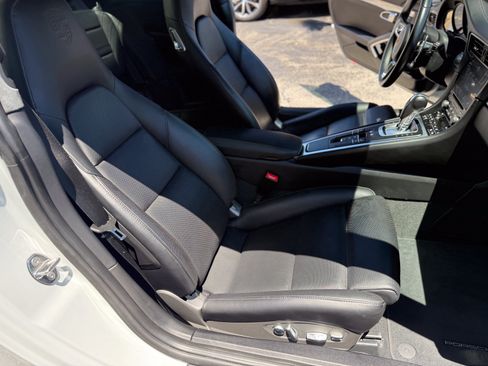 Used 2019 Porsche 911 Turbo AWD/4WD image 30