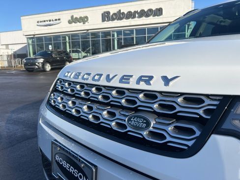 Used 2022 Land Rover Discovery Sport SE image 10