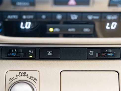 Used 2013 Lexus ES 350 w/ Luxury Pkg image 20