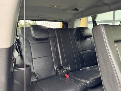 Used 2020 Chevrolet Suburban LT AWD/4WD image 23