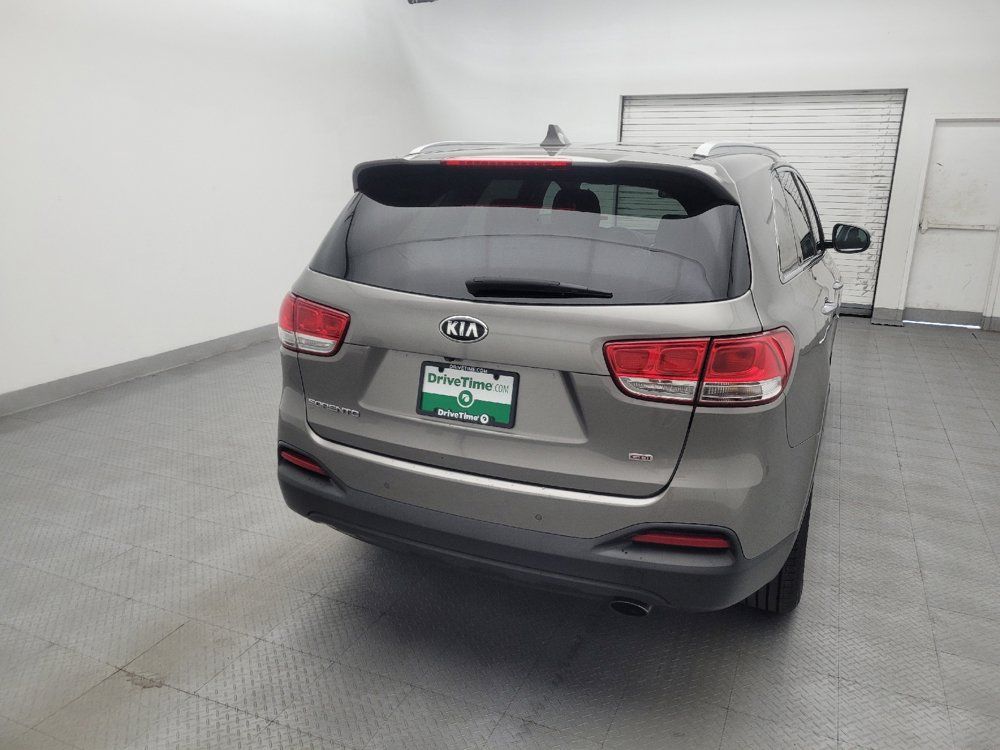 Used 2017 Kia Sorento FWD w/ LX Convenience Package image 7