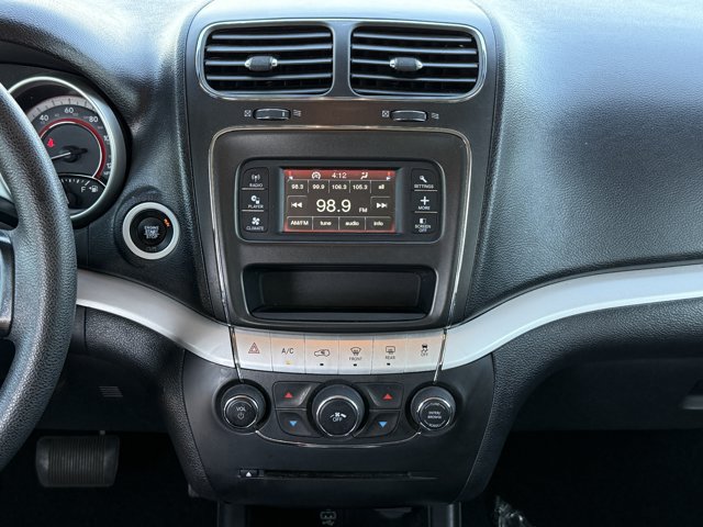 Used 2019 Dodge Journey SE FWD image 17
