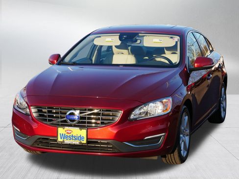 Used 2016 Volvo S60 T5 Premier image 2