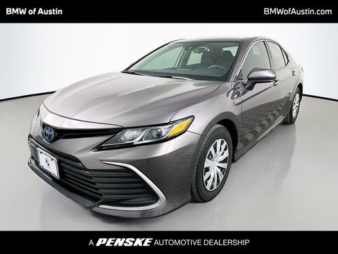 Used 2021 Toyota Camry LE image 1