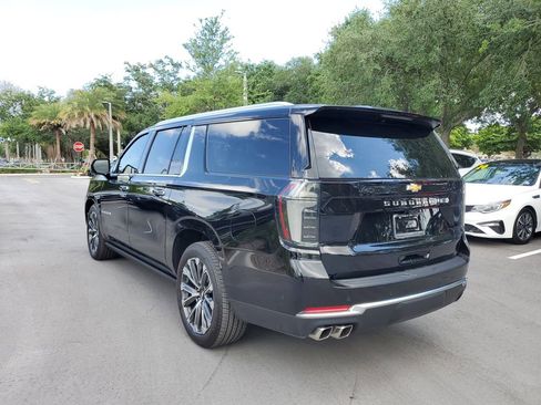 Used 2026 Chevrolet Suburban High Country AWD/4WD image 3