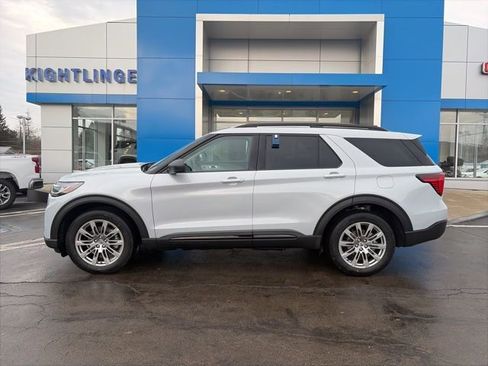 New 2026 Ford Explorer Active w/ Active Comfort Package image 4