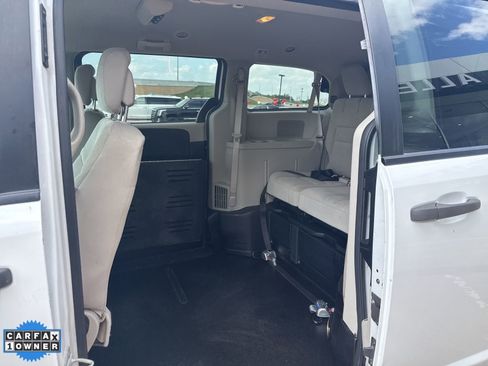 Used 2019 Dodge Grand Caravan SE FWD image 24