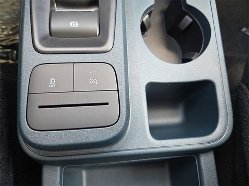 New 2025 Ford Maverick XL w/ Equipment Group 102A image 17