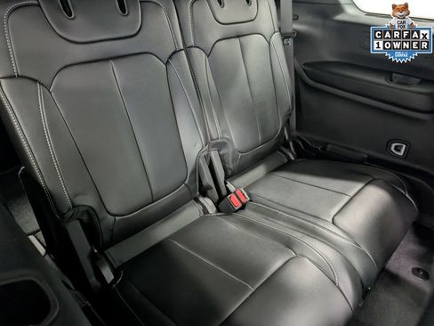 Used 2025 Jeep Grand Cherokee L Limited w/ Black Appearance Package AWD/4WD image 27