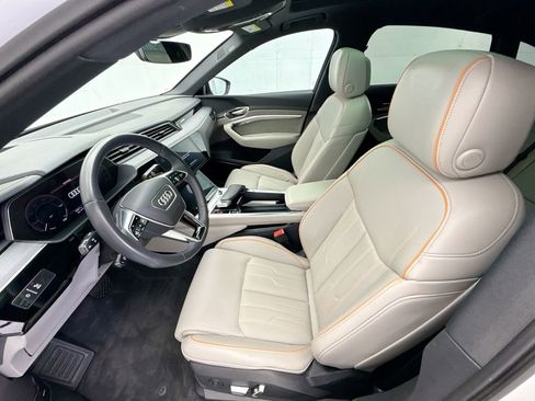 Certified 2024 Audi Q8 e-tron Prestige w/ Prestige Package AWD/4WD image 18