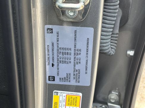 Used 2024 Chevrolet Suburban LT AWD/4WD image 17