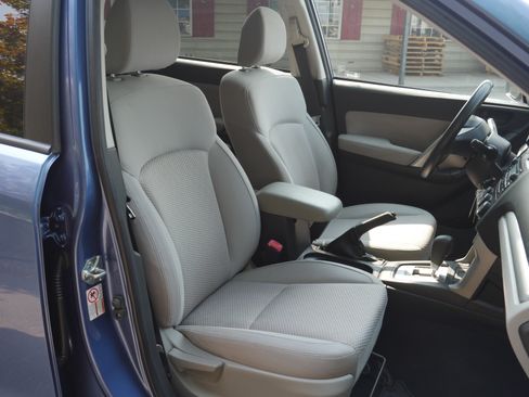 Used 2015 Subaru Forester 2.5i Premium w/ All-Weather Package AWD/4WD image 26