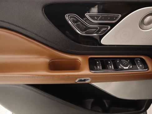 Used 2022 Lincoln Aviator Reserve w/ Equipment Group 201A image 18