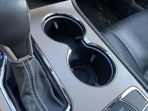 Used 2017 Jeep Grand Cherokee Limited w/ Luxury Group II image 42