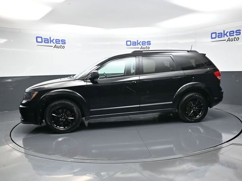 Used 2020 Dodge Journey SE w/ SE Popular Equipment Group image 4
